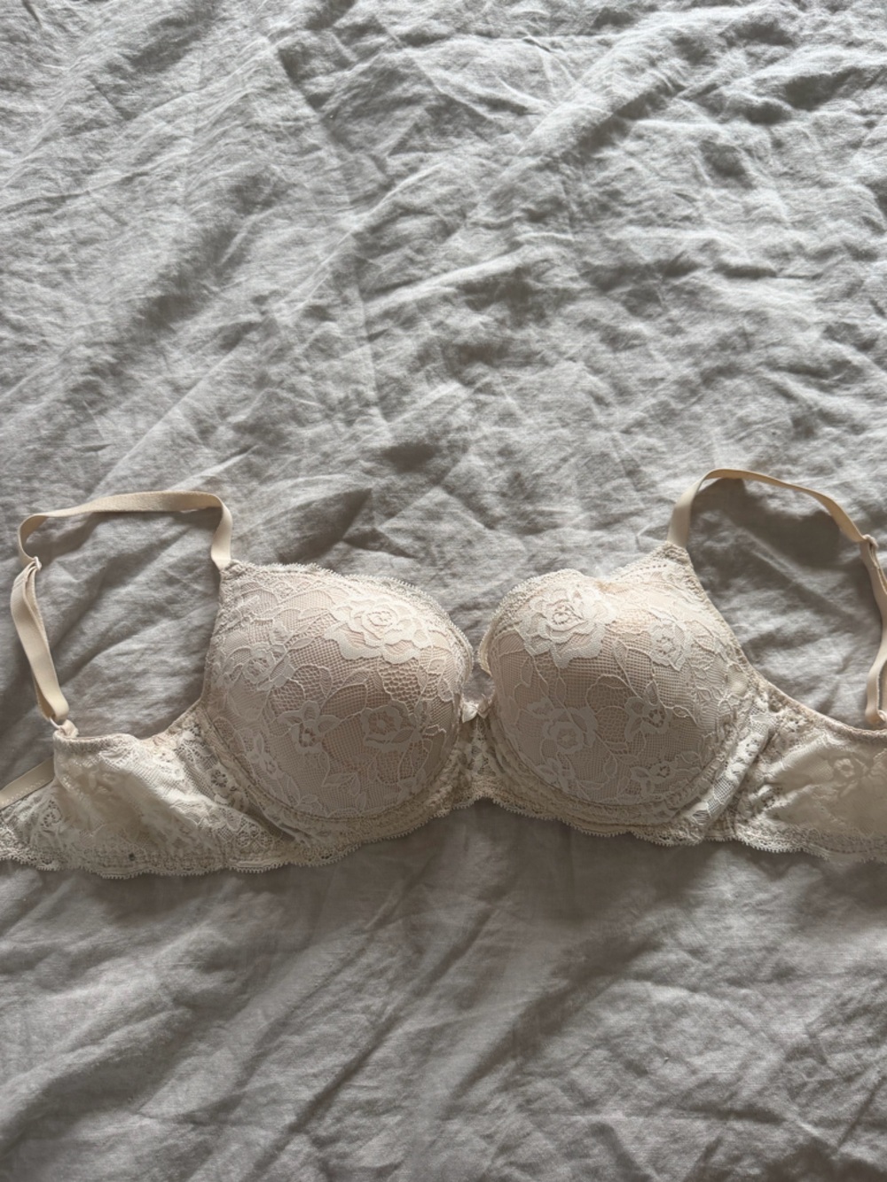 Lace Underwire Bra in Cream